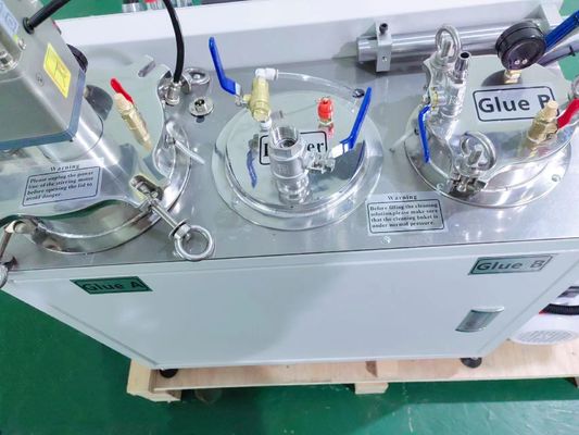 二元材料の精密な混合用ドーザリングのための粘着機