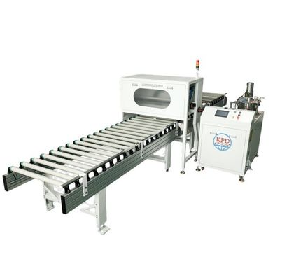 ハンニコムパネルを粘着するサンドイッチパネル接着機