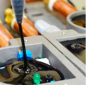 メーターミックスポンプ 3 軸 液体粘着ミキサー 状態のポットと配給のための機械