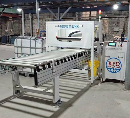 隔熱複合板用の粘着剤を噴射する機械